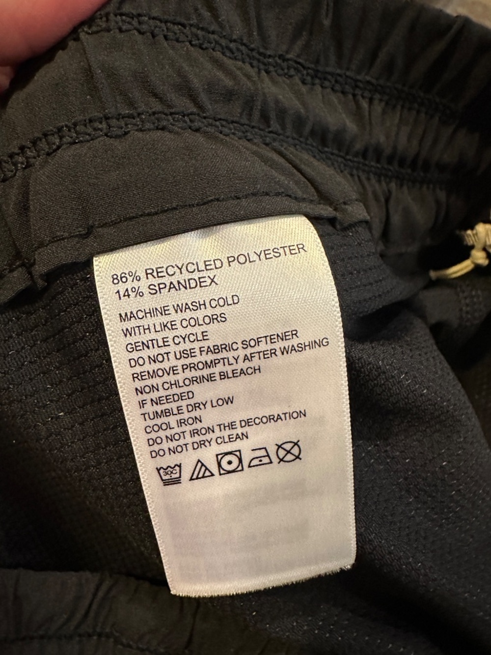 Tommy Bahama Alicia IslandZone Skort Black Wicking Pockets Tennis Sz L NWT - Picture 8 of 8